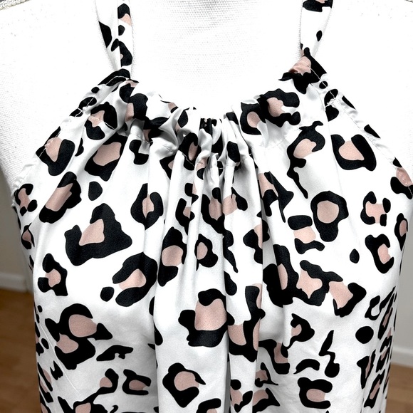 NWT. Boutique Leopard Print Sleeveless Blouse Size Medium - Picture 3 of 5